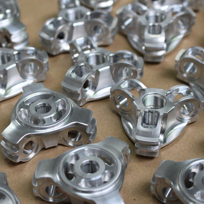 La commande numérique par ordinateur en aluminium de la haute précision 6061 pièce le prototypage rapide au finissage de anodisation de production