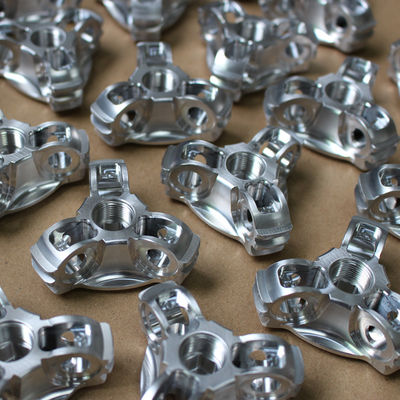 La commande numérique par ordinateur en aluminium de la haute précision 6061 pièce le prototypage rapide au finissage de anodisation de production