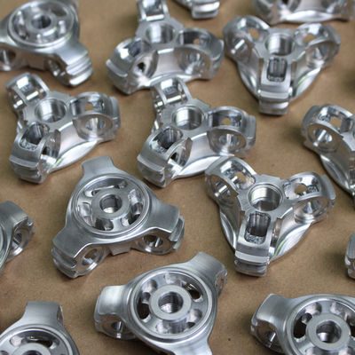 la commande numérique par ordinateur en aluminium ISO9001 de usinage de rotation de pièces de commande numérique par ordinateur de tolérance de 0.01mm a certifié