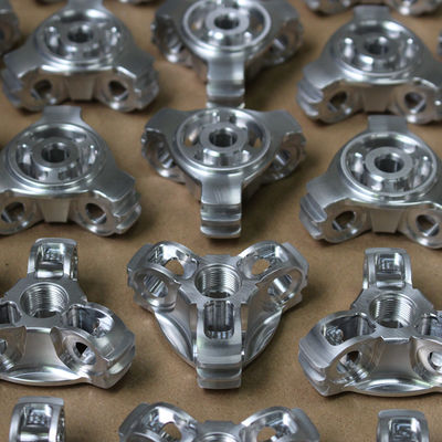 La commande numérique par ordinateur en aluminium mécanique a usiné des pièces anodisant l'OEM extérieur de peinture de finition