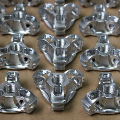 la commande numérique par ordinateur en aluminium ISO9001 de usinage de rotation de pièces de commande numérique par ordinateur de tolérance de 0.01mm a certifié