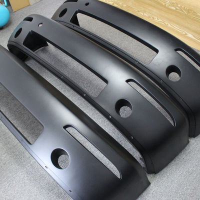Grandes pièces des véhicules à moteur en plastique RIM Deburring Painting Surface Finish de moulage par injection