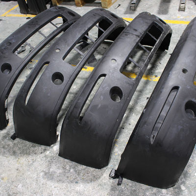 Moulage par injection de réaction d'ODM d'OEM RIM Large Parts For Car Front Bumpers