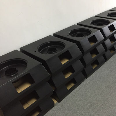 Pièces de logement de RIM Reaction Injection Molding Large avec la peinture conductrice